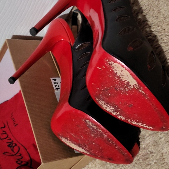 Christian Louboutin Peep Toes!!! - Picture 3 of 6